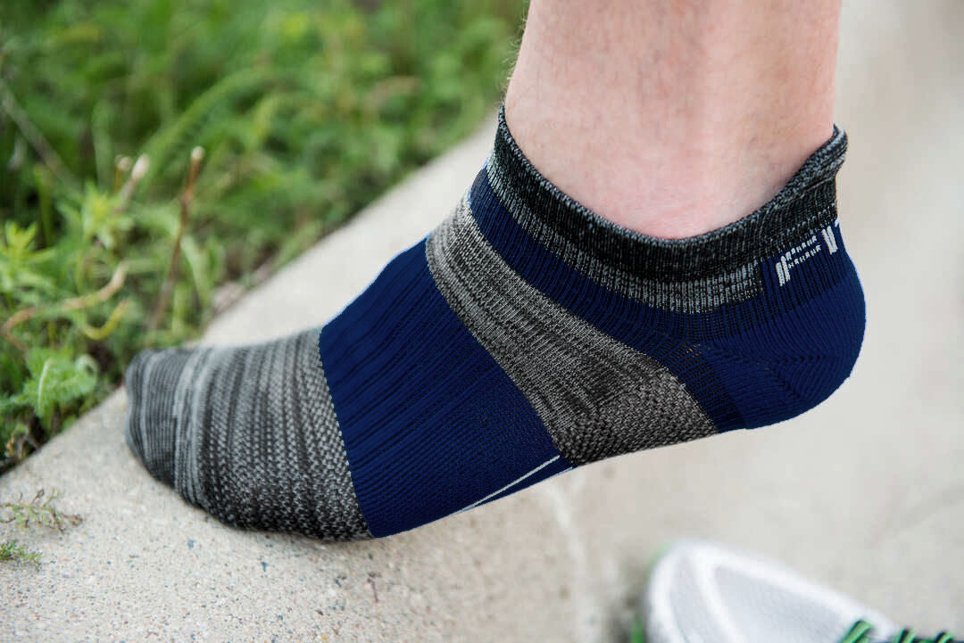 Q5 No Show Charcoal-Navy (1 pair pack)