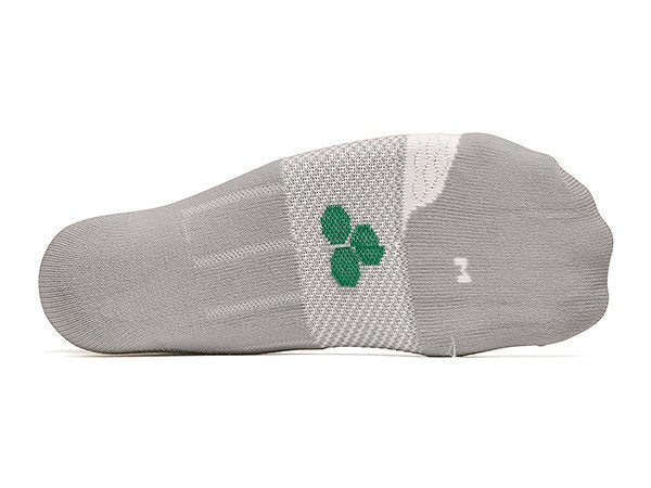 F4 - Non Slip Athlete Grip Socks - White – Fitz the Body